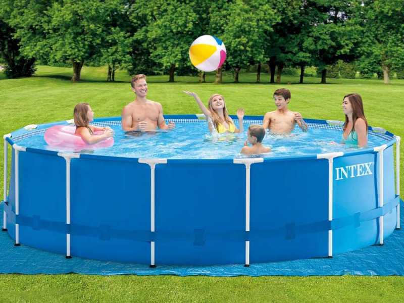 Metal frame outlet swimming pool