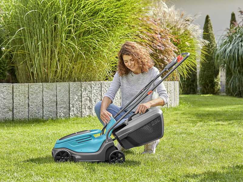 Gardena PowerMaX 30/18V P4A Battery-powered Electric Lawn Mower - 18V/4ah - 30 cm