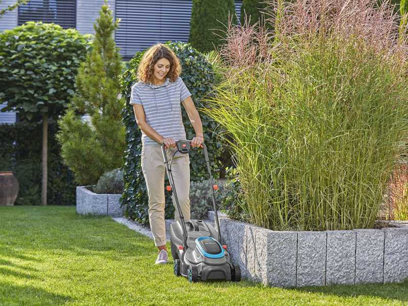 Gardena PowerMax 32/18V P4A Electric Battery-Powered Lawn Mower - 4ah - 32 cm