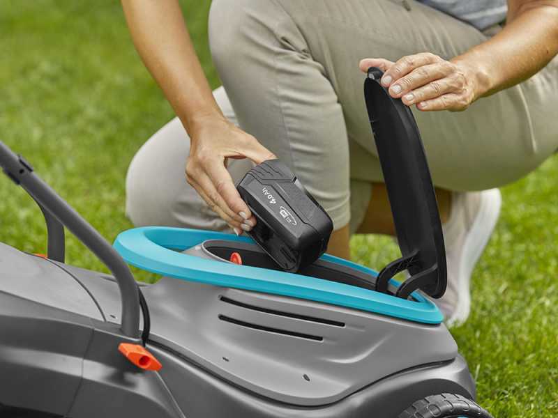 Gardena PowerMax 32/18V P4A Electric Battery-Powered Lawn Mower - 4ah - 32 cm