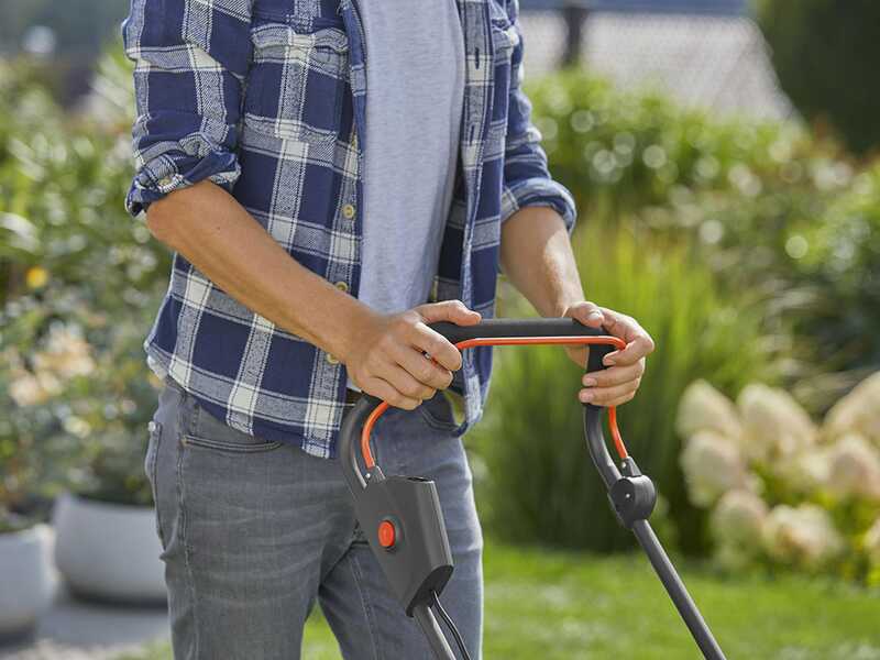Gardena PowerMax 37/36V P4A Battery-Powered Electric Lawn Mower - 36V/ 4ah - 37 cm