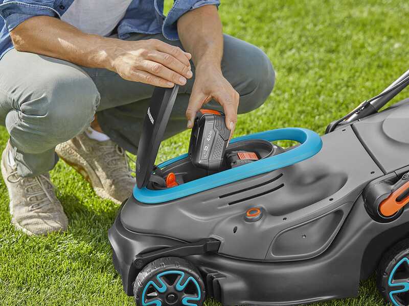 Gardena PowerMax 37/36V P4A Battery-Powered Electric Lawn Mower - 36V/ 4ah - 37 cm