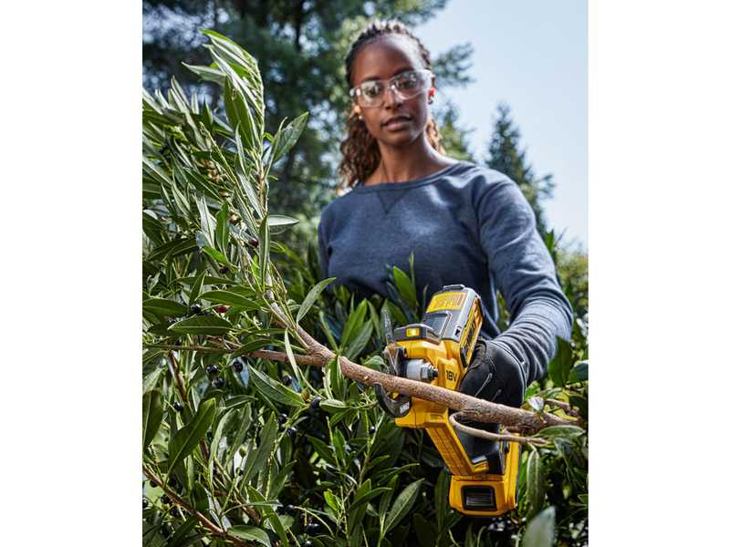 DEWALT DCMPP568P1-QW Battery-Powered Pruning Shears - 18V 5.0Ah Battery