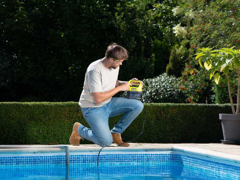 Ryobi swimming sales pool vacuum