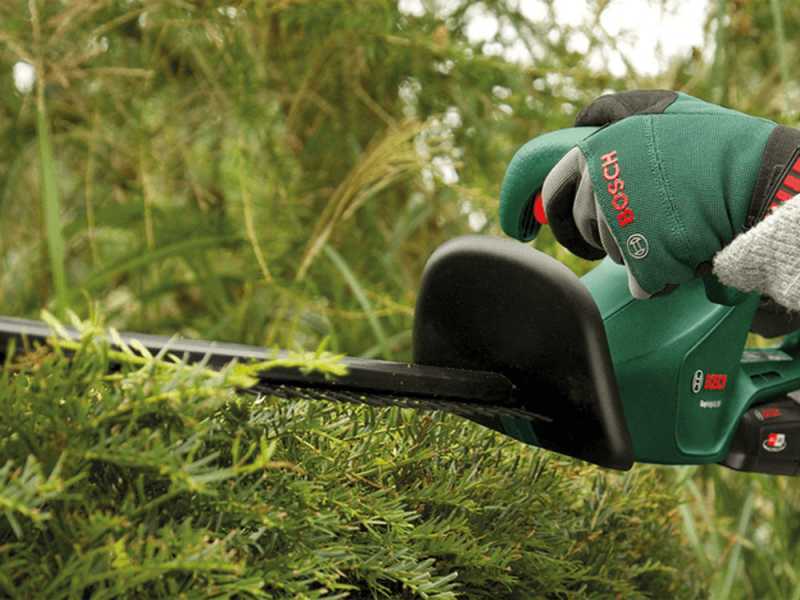 BOSCH EasyHedgeCut 18V-52-13 Battery-Powered Hedge Trimmer - BATTERY AND BATTERY CHARGER NOT INCLUDED