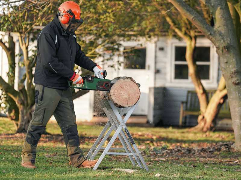 Bosch AdvancedChain 36V-35-40 - Battery-Powered Electric Chainsaw - WITHOUT BATTERY AND CHARGER