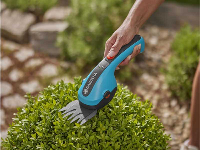 Gardena ClassicCut Li - Battery integrated grass-cutting shears - 3.6V 2.5Ah