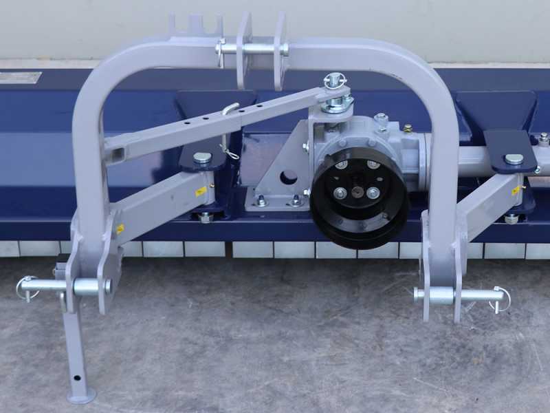 BullMach Maia 115 S  - Tractor-mounted flail mower with manual shift