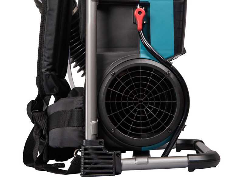 Makita PM001GL202 - Battery-powered Backpack Sprayer - 40V - 2 x 8Ah Batteries