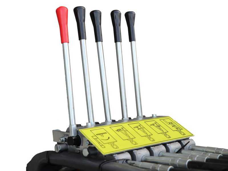 GeoTech-Pro THT 160 - Hedge trimmer arm for tractor with hydraulic pivoting