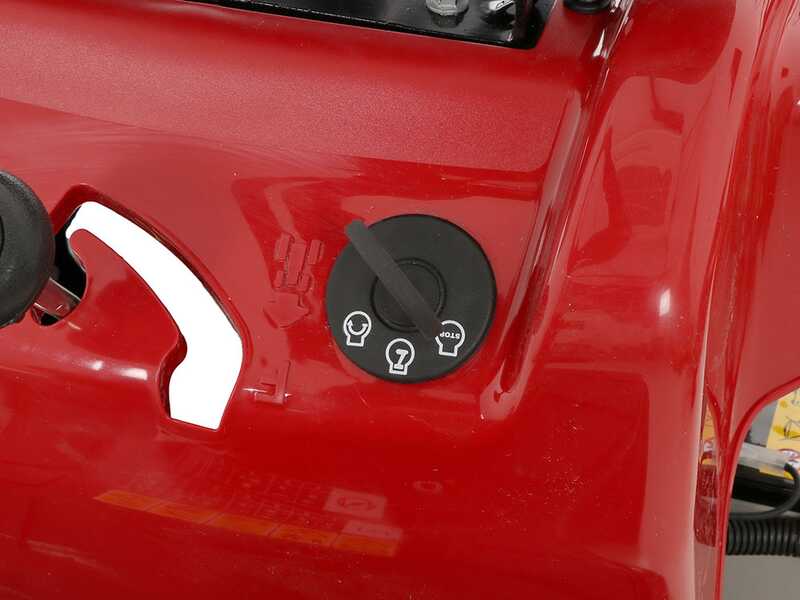 Troy-Bilt TB 60T-S SELECT - Riding-on Mower - with Side Discharge - 196cc Engine