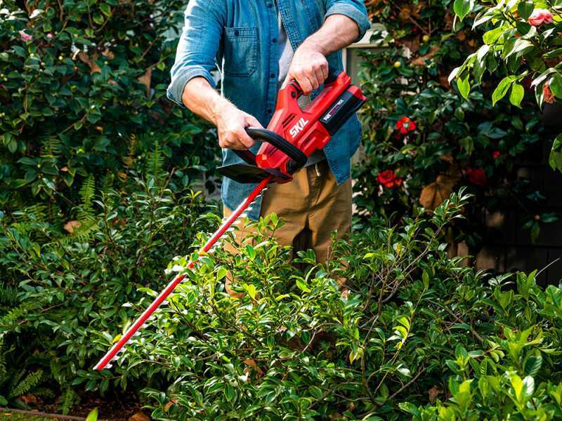Battery hedge trimmer SKIL 0480 CA - 65cm blade - 40V - WITHOUT BATTERY AND BATTERY CHARGER