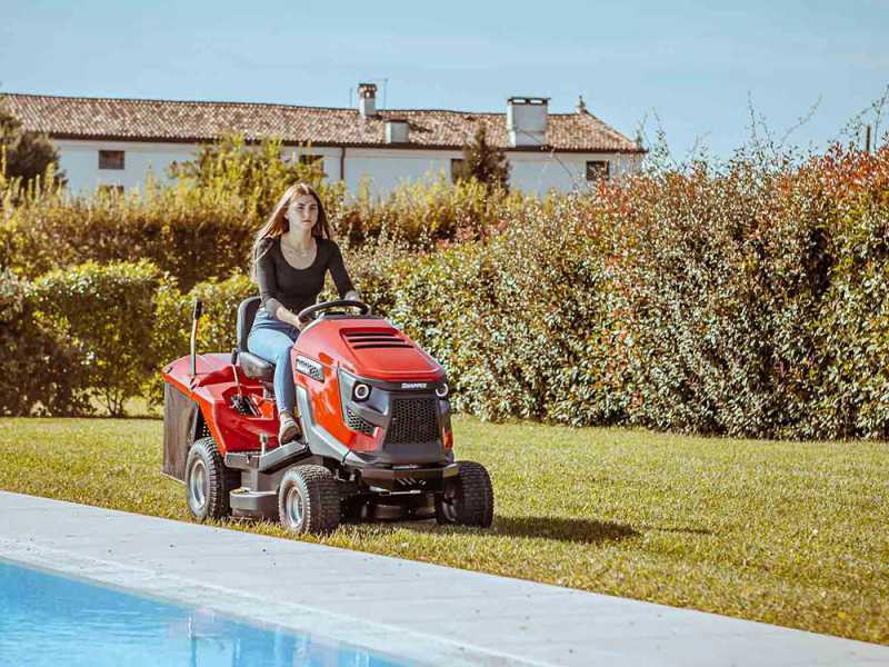 Snapper RPX92 Petrol powered lawn tractor best deal on AgriEuro