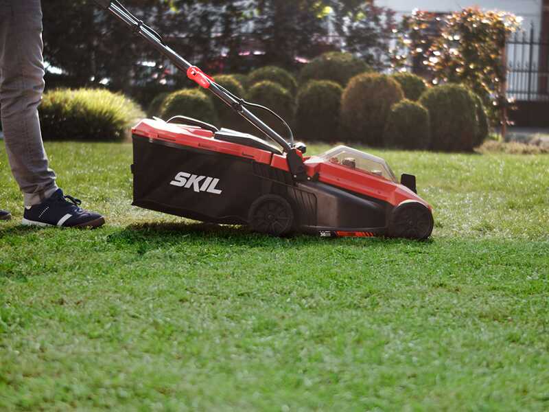 SKIL 0130 BA Battery powered Lawn Mower 2x20V 2ah best deal on AgriEuro