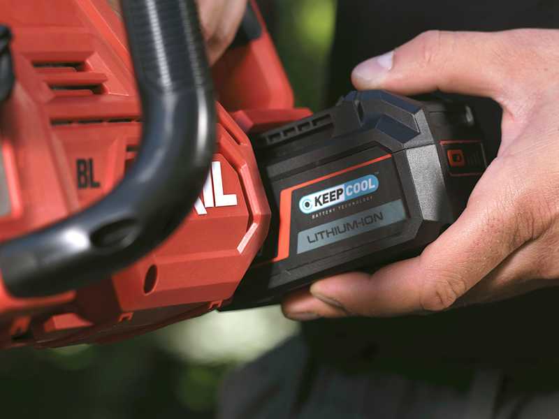 PROMO - Skil 0534CA - 20V 2.5Ah Battery-powered Chainsaw - 30 cm Blade