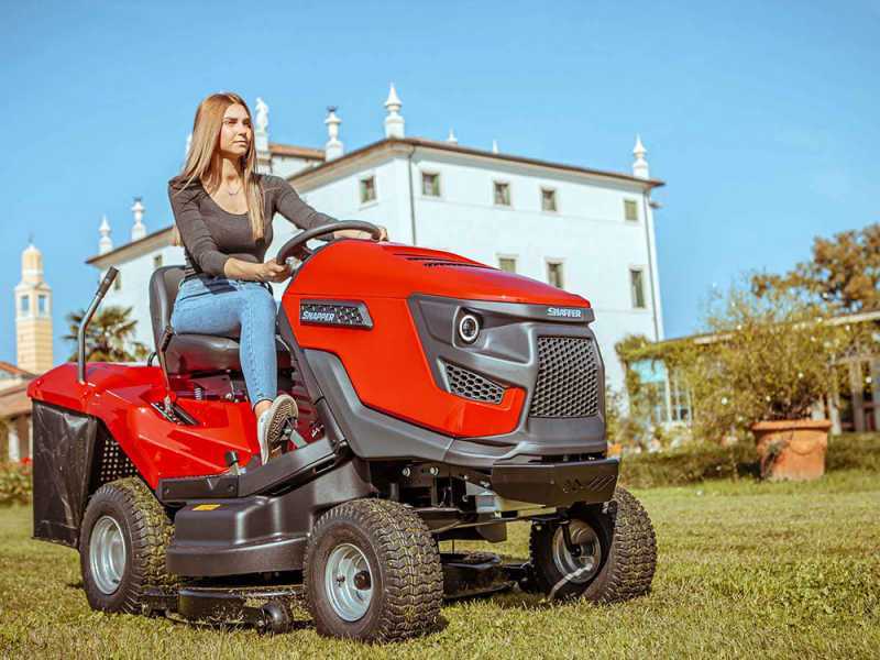 Snapper RPX102 Petrol Lawn Tractor best deal on AgriEuro