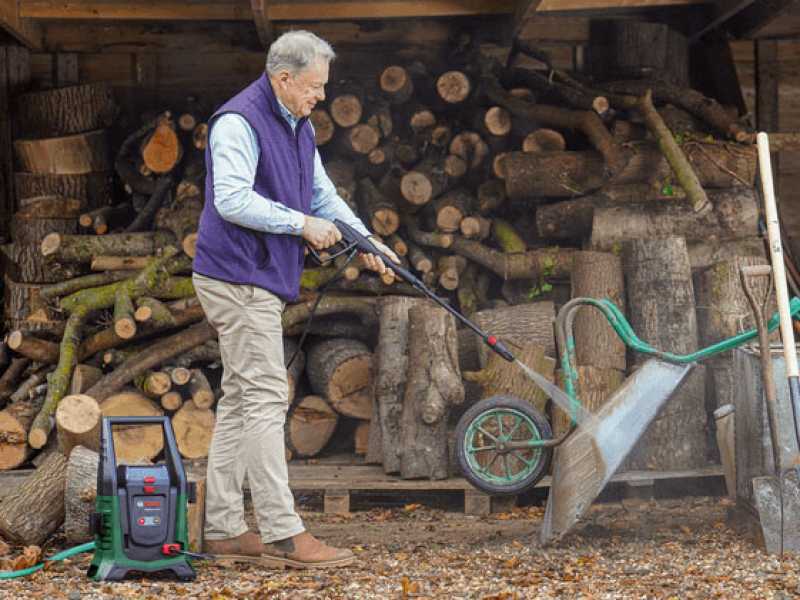 BOSCH UniversalAquatak 36V-100 - Battery-operated high pressure washer - 67 Bar + Self-priming hose - 36V 4Ah