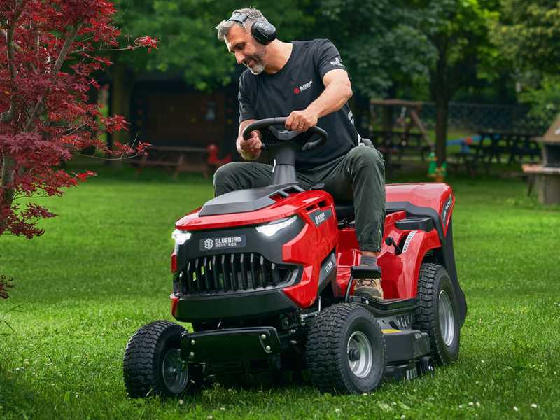 Blue Bird LT C 86M - Riding-on Mower with Mechanical Gearbox - 245 L Grass Collector 