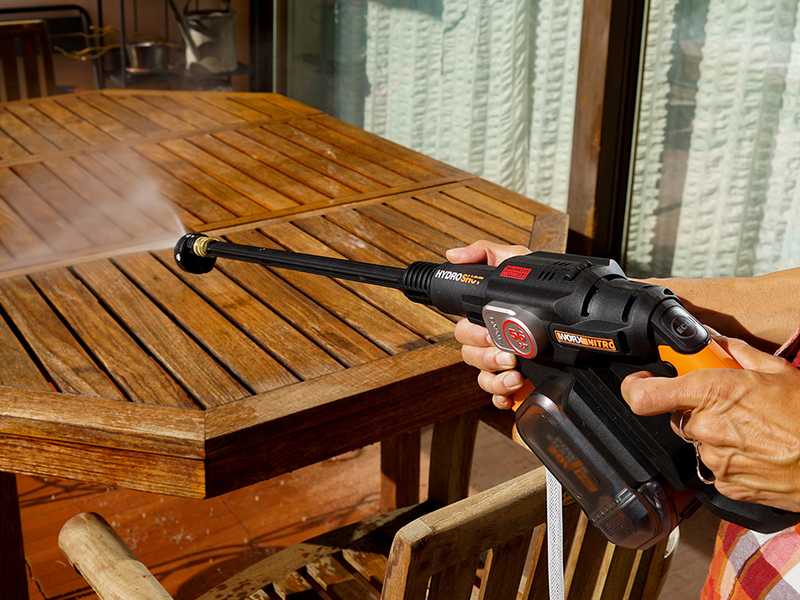 Worx Nitro HydroShot WG633E.9 20V Battery powered Pressure Washer Gun WITHOUT BATTERY AND BATTERY CHARGER