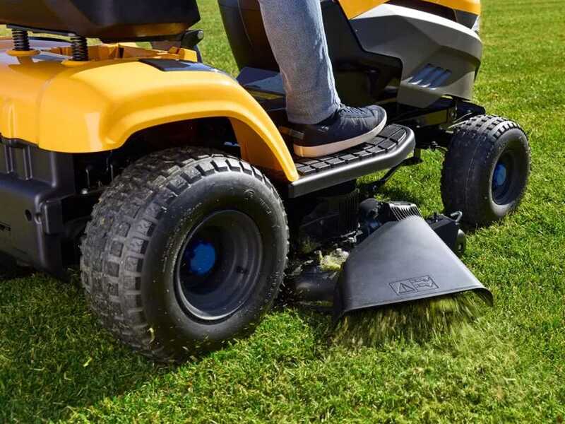 Stiga Tornado 598e - Battery electric motor 48V/40Ah - Side discharge