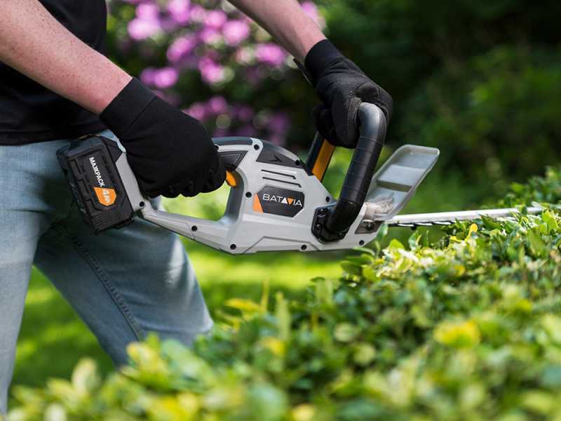 Batavia Battery-powered Hedge Trimmer - 61 cm Steel Blade - 18 V/2Ah Battery