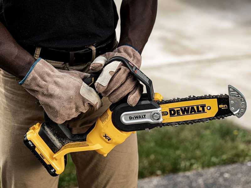 DeWalt DCMPS520P1-QW - 18V 5Ah Electric Pruning Chainsaw - 20 cm Blade
