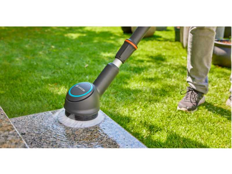 Gardena AquaBrush Compact 02/18V - Battery-powered Scrubber-Brush - WITHOUT BATTERY AND CHARGER