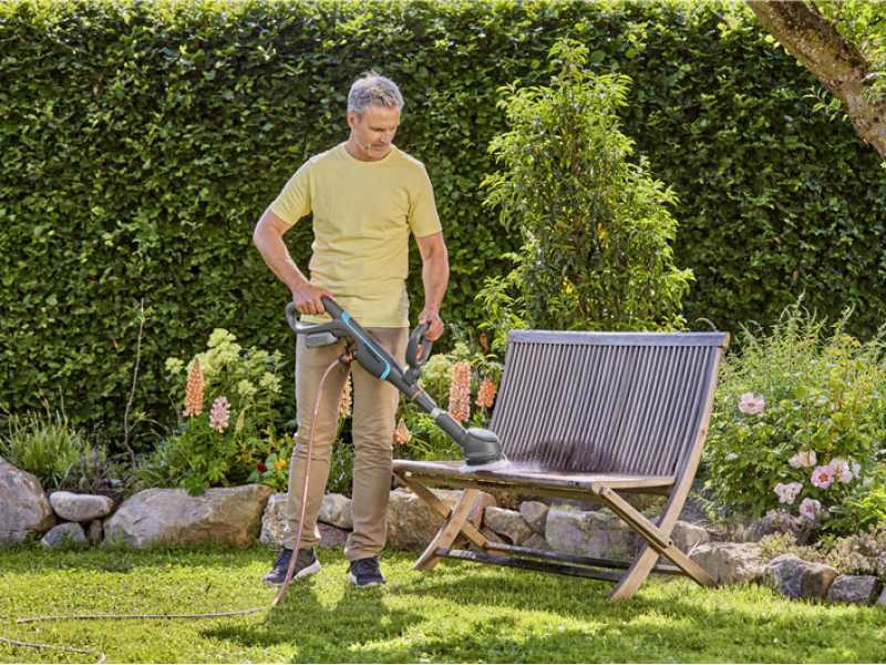 Gardena AquaBrush Compact 02/18V - Battery-powered Scrubber-Brush - WITHOUT BATTERY AND CHARGER