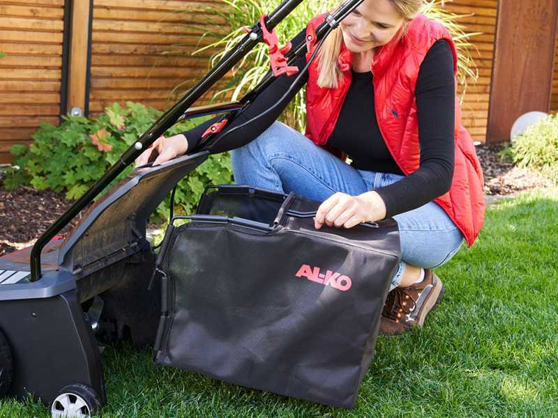 AL-KO 32.4 E Basic Care - Electric Lawn Aerator/Scarifier 1200 W