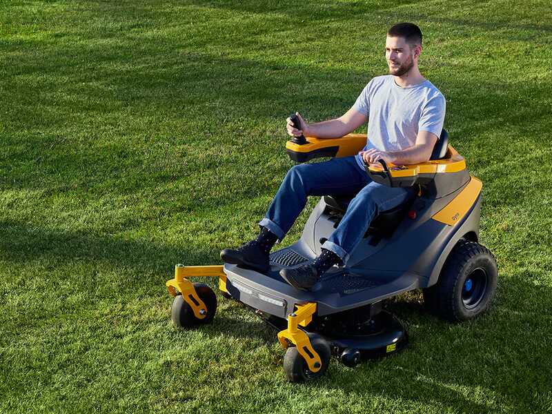 Stiga Gyro 500e Battery powered Axial Riding on Mower 48V 40Ah Battery powered Electric Motor