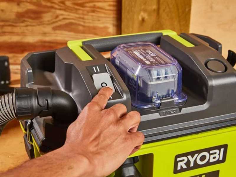 Ryobi RV1811-0 - Battery-Powered Portable Wet and Dry Vacuum Cleaner - 18V 4.0Ah
