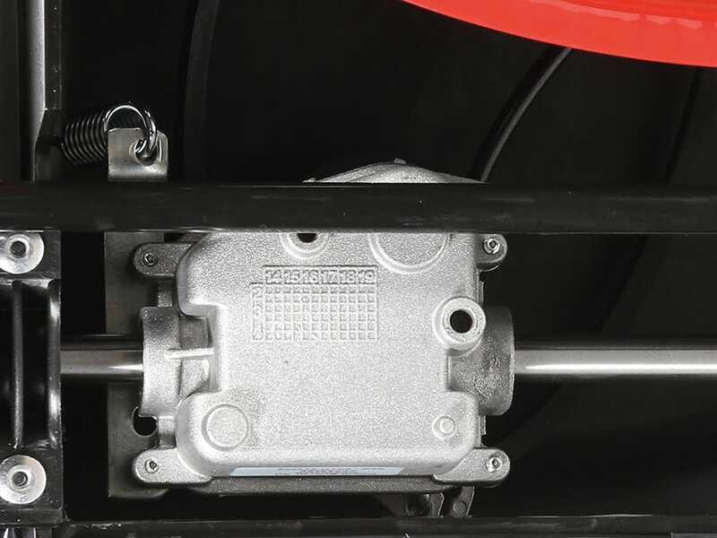 Marina Systems GRINDER 4X4 SH - Trailed Petrol Lawn Mower - Honda GCVx 200 Engine - 52 cm Cut