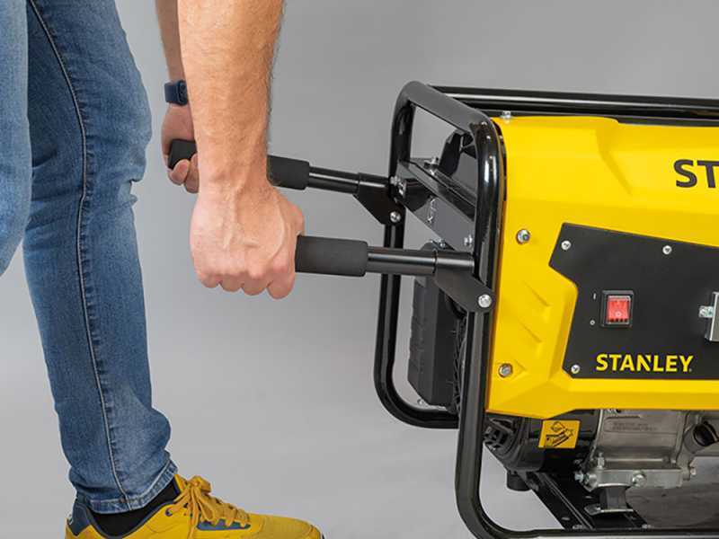 Stanley SIG 3100B - Petrol Power Generator - AVR 2.9 kW - DC 2.6 kW Single-phase
