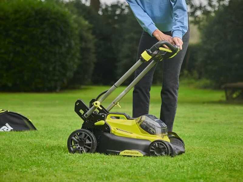 Ryobi RY18LMX40C-0 Battery powered lawnmower Cut 40 cm WITHOUT  BATTERY AND CHARGER