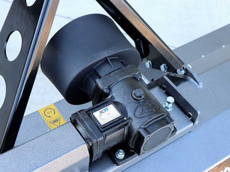 Blackstone BL 140 - Tractor-mounted Flail Mower - Light Series