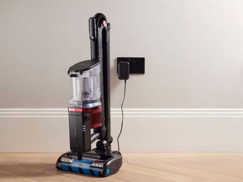 Shark Powerfins IZ300EUT - Vacuum Cleaner - Electric Broom - 21.6V 1.9Ah Battery - with Pet Kit
