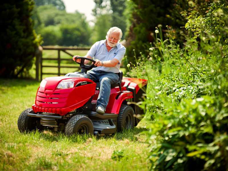 Mountfield MTF 98H - Lawn tractor with hydrostatic transmission and 240 L collection box