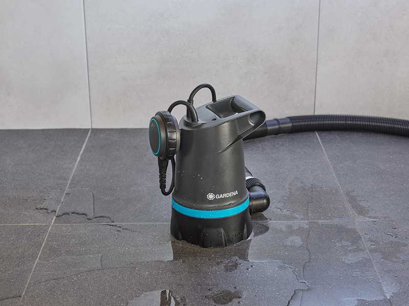 Gardena 20000 BASIC - Electric submersible pump for clear water - Integrated float switch