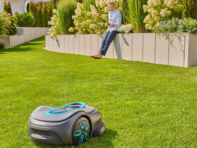 Gardena Smart SILENO Max 800 - Robot Lawnmower - Cutting width 22 cm