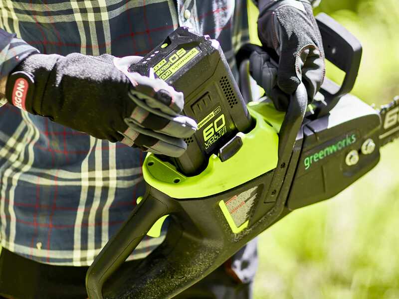Greenworks GD60CS40K4 - 60V 4Ah cordless electric saw - 40cm blade