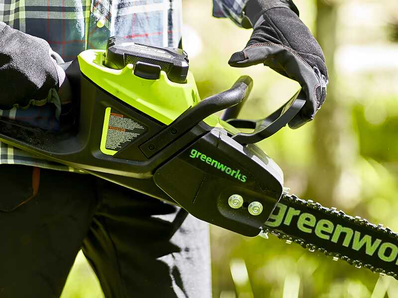Greenworks GD60CS40K4 - 60V 4Ah cordless electric saw - 40cm blade