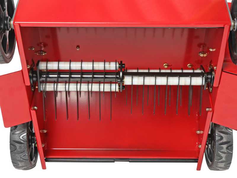 Blue Bird Taurus BS51 S - Petrol Scarifier with Mobile Blades