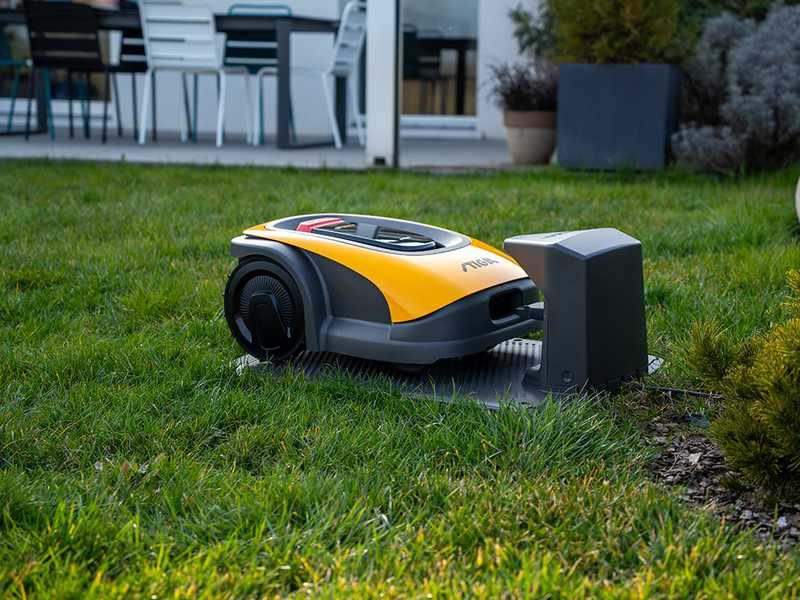 Stiga A 300 - Robot Lawn Mower - with E-Power 2 Ah Battery