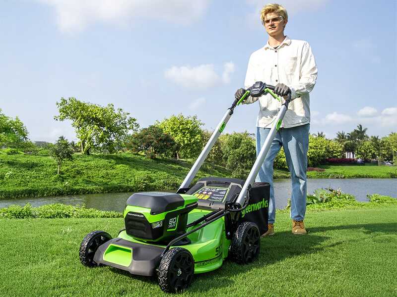 Greenworks GD60LM51SPK4 - Battery-powered self-propelled lawn mower - 60V/4Ah - Cutting width 51 cm