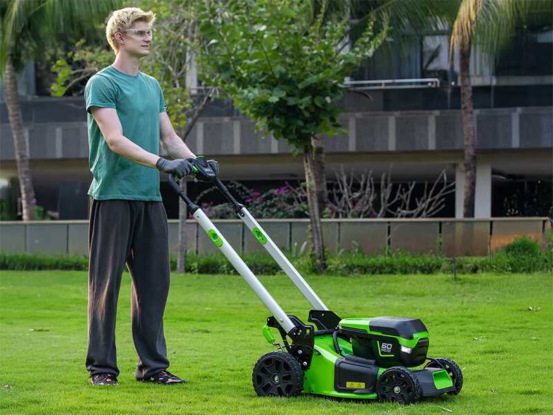 Greenworks GD60LM46SPK4 - Self-propelled Battery Lawn Mower - 60V/4Ah - 46 cm Cutting Width