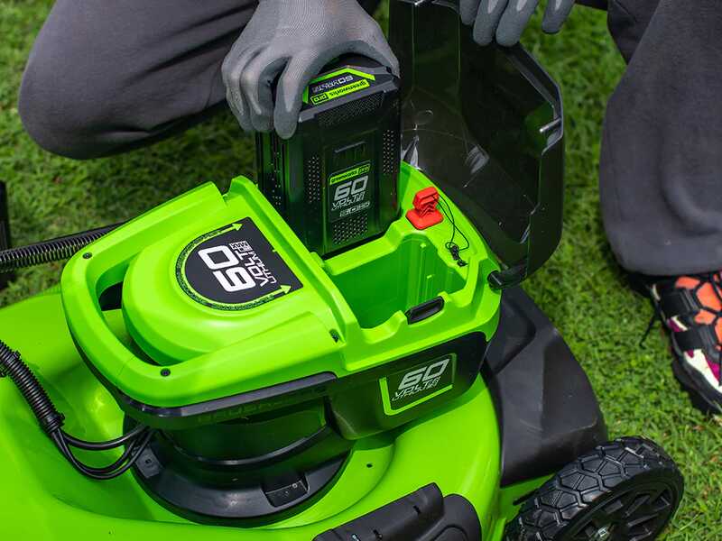 Greenworks GD60LM46SPK4 - Self-propelled Battery Lawn Mower - 60V/4Ah - 46 cm Cutting Width