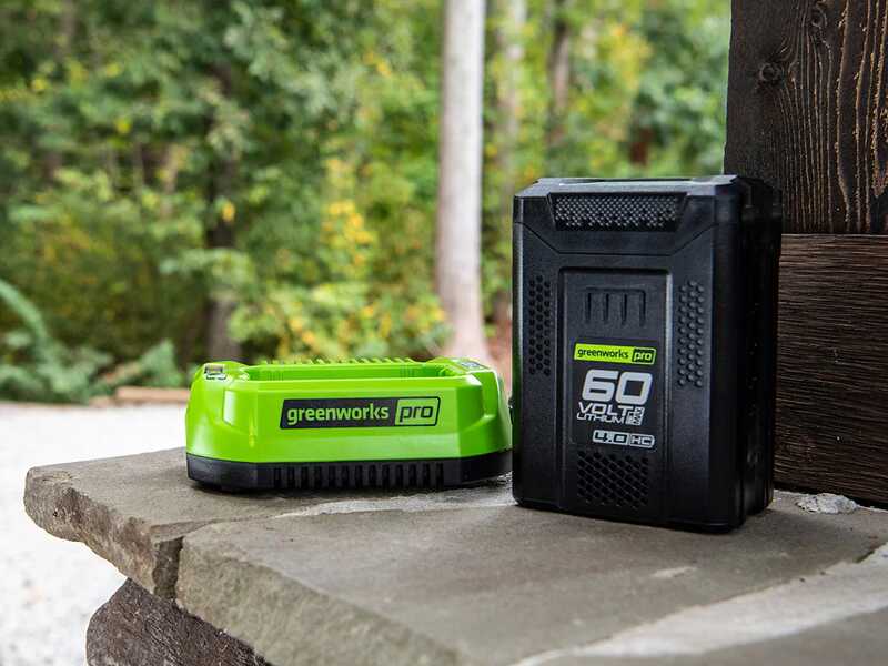 Greenworks GD60LM46SPK4 - Self-propelled Battery Lawn Mower - 60V/4Ah - 46 cm Cutting Width