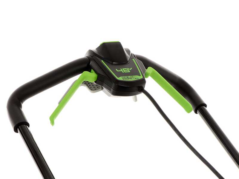 Greenworks GD48LM46SPIIK4 - Battery-powered self-propelled lawnmower - 48V/4Ah - Cutting width 46 cm