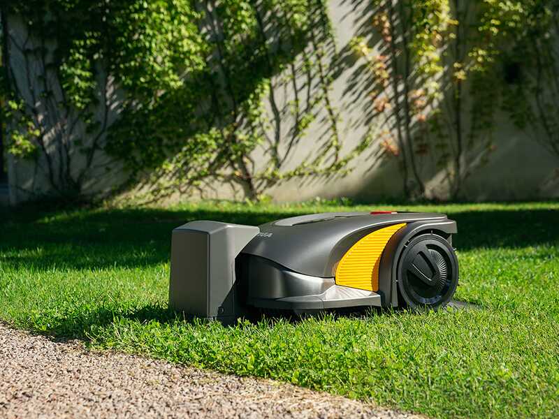 Stiga A 5000 - Robotic Lawn Mower - With two 5 Ah E-Power batteries