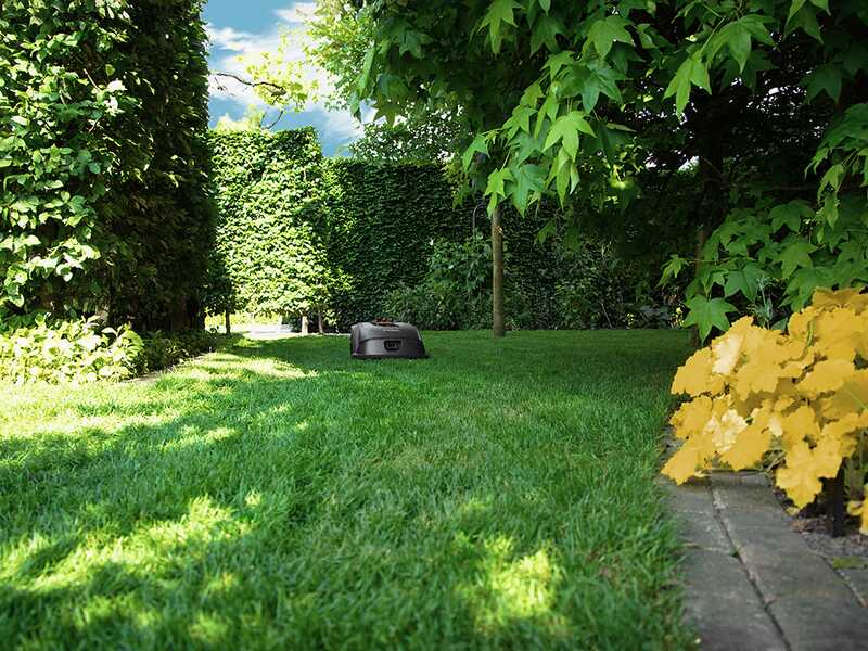 Stiga A 5000 - Robotic Lawn Mower - With two 5 Ah E-Power batteries